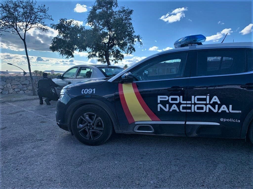 Escapee Spanish Hashish King Nabbed on Costa del Sol Following Thrilling Car Chase! - thief punctured car tyres in shopping area car park on spains costa blanca to steal purchases while drivers did a tyre change - Marbella News Crime -
