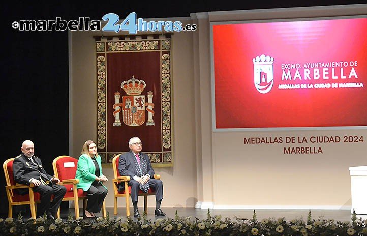 Marbella Awards Coveted Medals to UD San Pedro, Virgen del Carmen, and Local Police Force - mini1 1709136048 - Local Events and Festivities - Marbella Awards