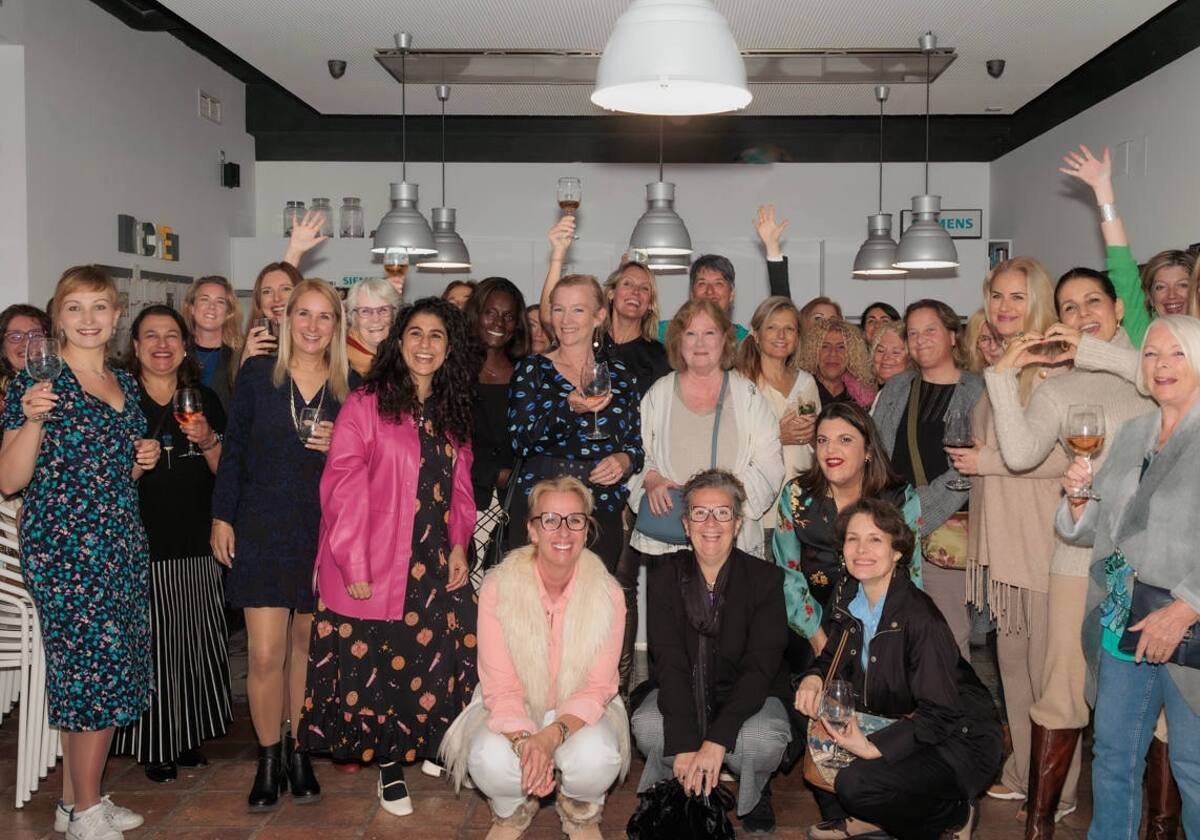 Unleashing Girl Power: Costa del Sol Women Entrepreneurs Shine on International Women's Day! - CW20networking U30345434845FhI - International Women's Day 2024 -