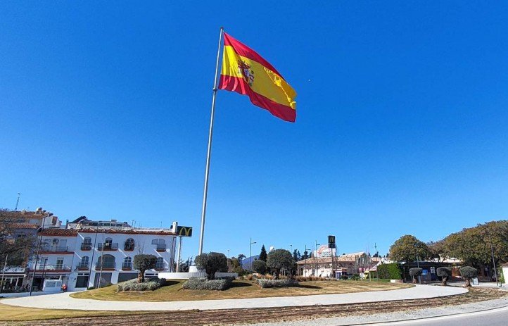 San Pedro's PSOE Demands Andalusian Flag to Adorn the Boulevard: A Bold Move for Regional Pride! - mini1 1709314851 - Local Events and Festivities -