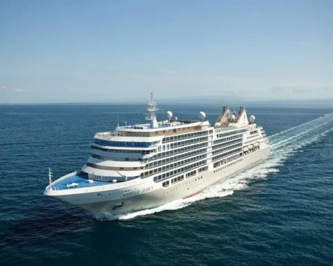 Les Roches and Silversea launch new course in luxury cruise ship management in Marbella