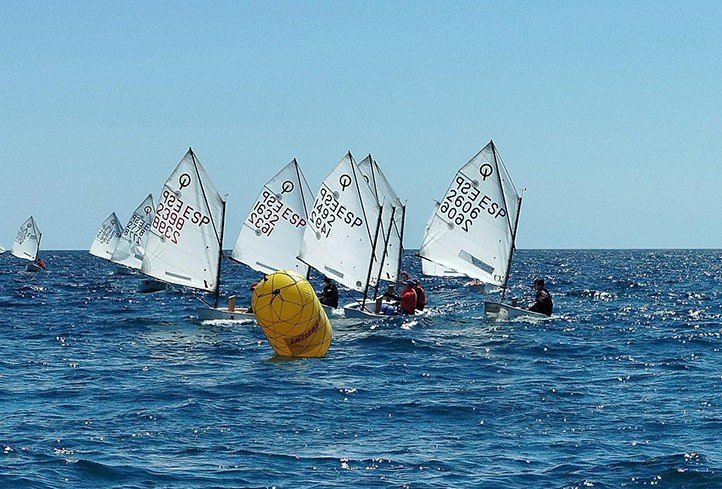 "Marbella's Provincial Sailing Race Dominated by the East Wind - Unmissable Action!" - mini1 1713368123 - Local Events and Festivities -