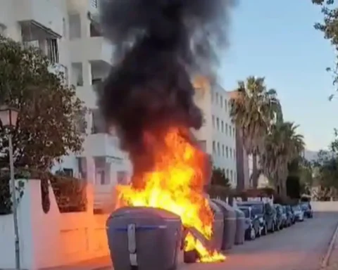 Man arrested for setting four rubbish containers and a motorbike alight in Marbella