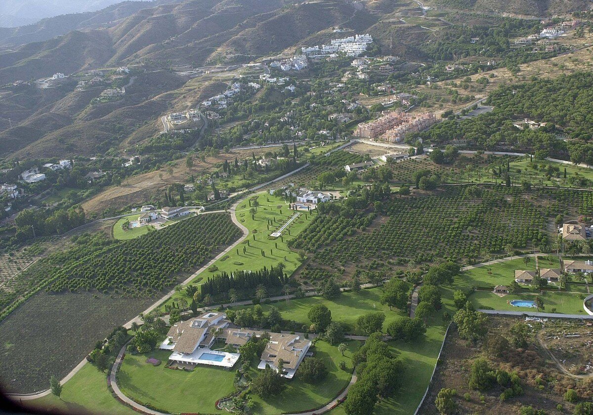 "Discover Marbella's Bold Move: Unveiling a More Flexible Rural Land Use in their Latest Urban Development Plan!" - marbella aerea U45661651130cyz - Town planning -