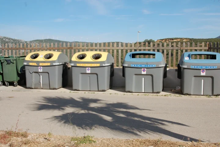 Local Police intensify rubbish disposal and fly-tipping controls in Marbella with plain clothes patrols