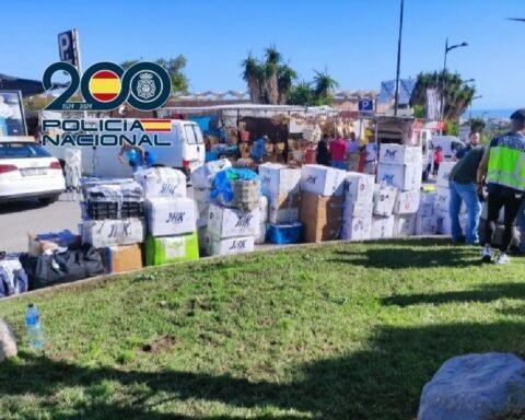 More than 14,000 counterfeit goods imitating brand names seized in Marbella