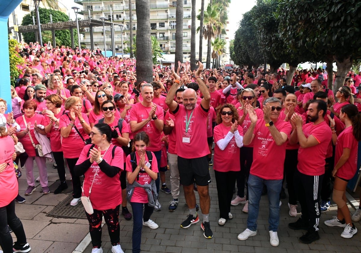 'Pink wave' walk in Marbella unites more than 3,000 people in the fight against breast cancer