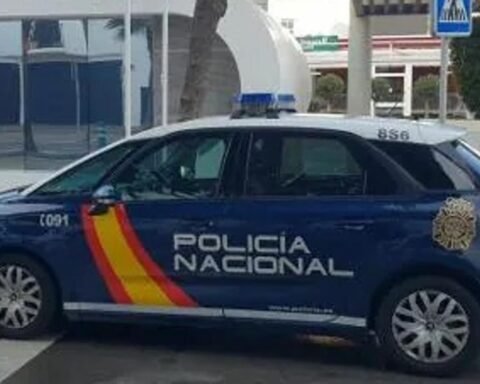 Man arrested after woman, 32, plunges from fourth-floor apartment in Marbella