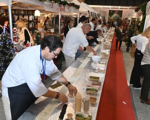 Chef creates record-breaking 19-metre-long maki sushi roll at Costa charity event