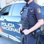 Eight arrested in Marbella for violently snatching a mobile phone and trying to force the victim into a car