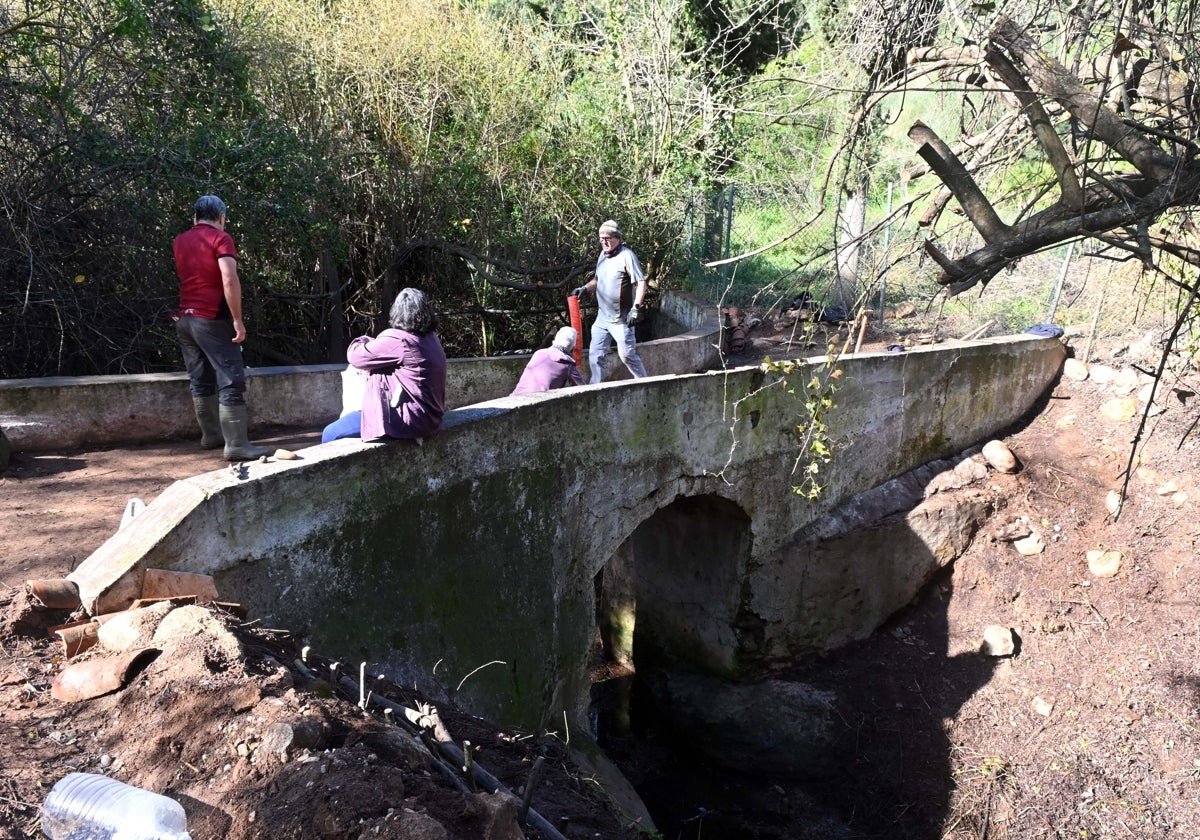 Marbella's Guadalpín mill bridge sees light of day again thanks to volunteers