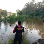 Unbelievable! Picnic Mishap Leads to Minibus Plunging into Marbella's Famed Turtle Lake! - bomberosss kq6E 1200x840@Diario20Sur DiarioSur - Local Events and Festivities - Blind Spot for Marbella