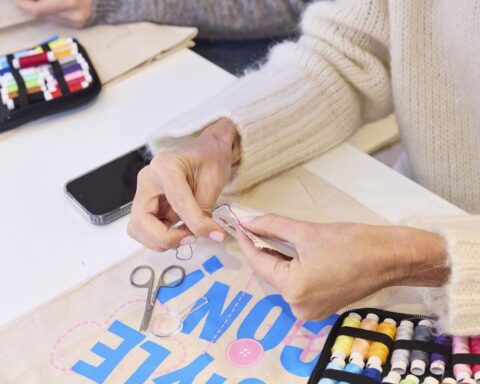 From changing a button to fixing a zip: Primark offers free sewing workshops in Marbella