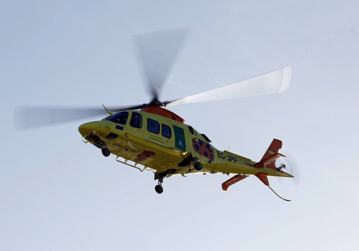 "Shocking Incident on Costa del Sol: Golf Buggy Plunge into River Results in Dramatic Air Rescue!" - heli1 RwfSrijebbhPYXiVWxksW7L 12 U32514627782AaR - 112 incident -