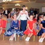 Imagen principal - From top: Lia with some of her dancers; Lia as British champion; Lia at the Malaga Open with one of her youngest dancers