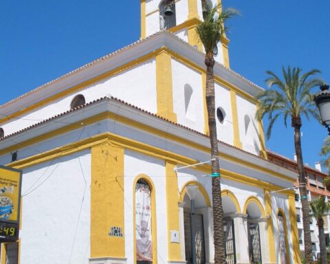 File photograph: Iglesia de San Pedro in San Pedro Alcántara, Marbella (26 September 2020). Photo by Zarateman, CC0. Wikimedia Commons · License.