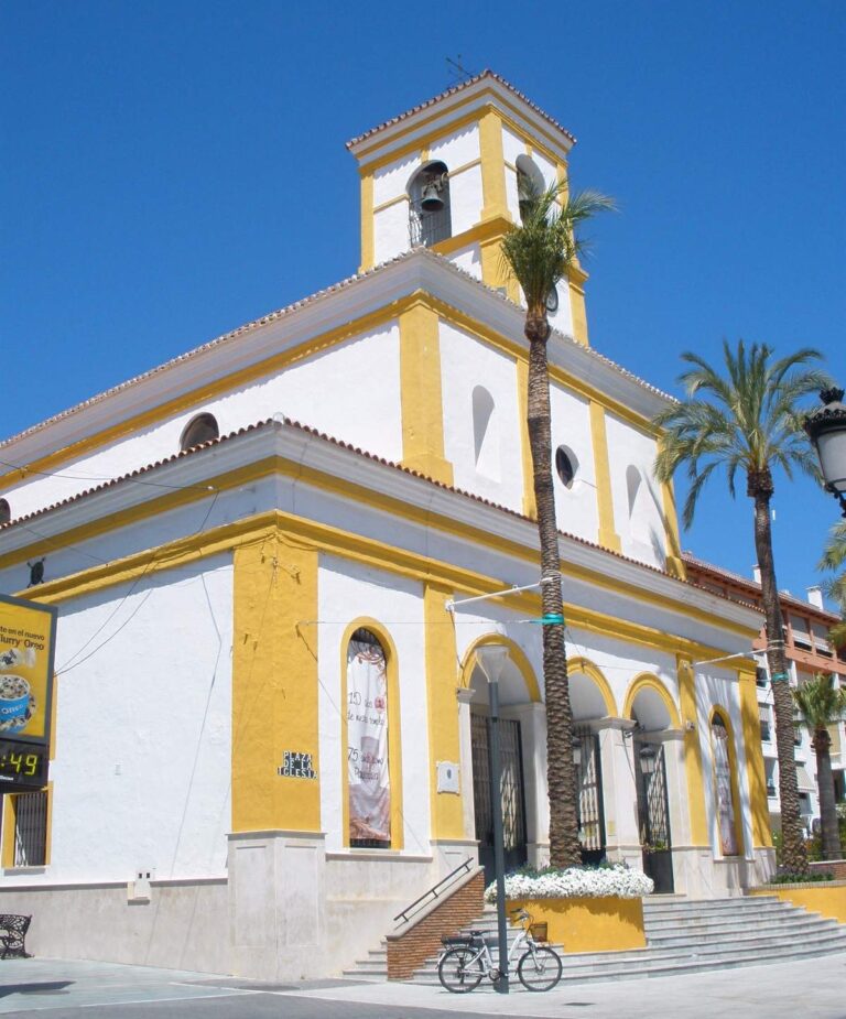 File photograph: Iglesia de San Pedro in San Pedro Alcántara, Marbella (26 September 2020). Photo by Zarateman, CC0. Wikimedia Commons · License.
